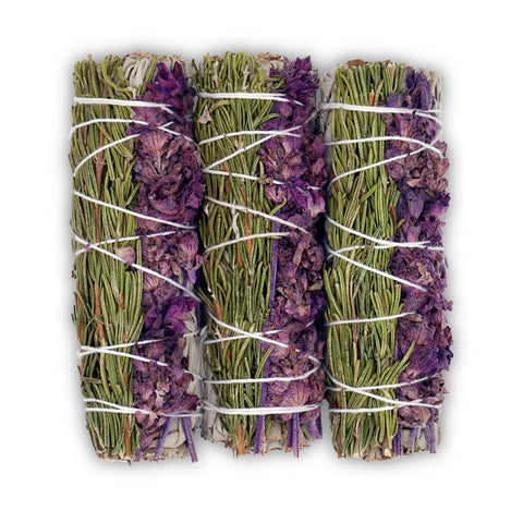 Ein Traumfänger - Salbei-, Lavendel- und Rosmarin-Räucherbündel